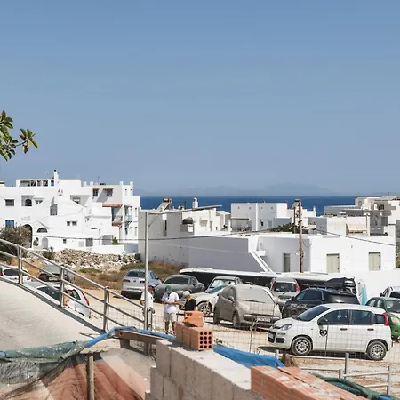 Naxos Center Studios-house شقة