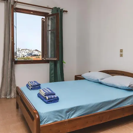 Naxos Center Studios-house شقة Naxos City