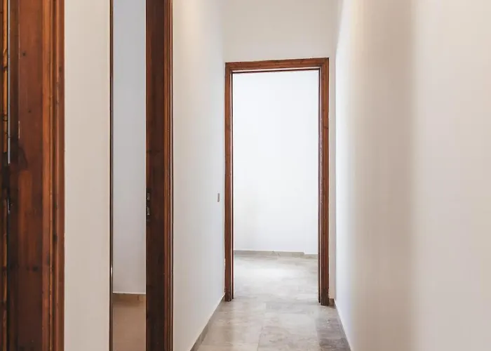 Naxos Center Studios-house *