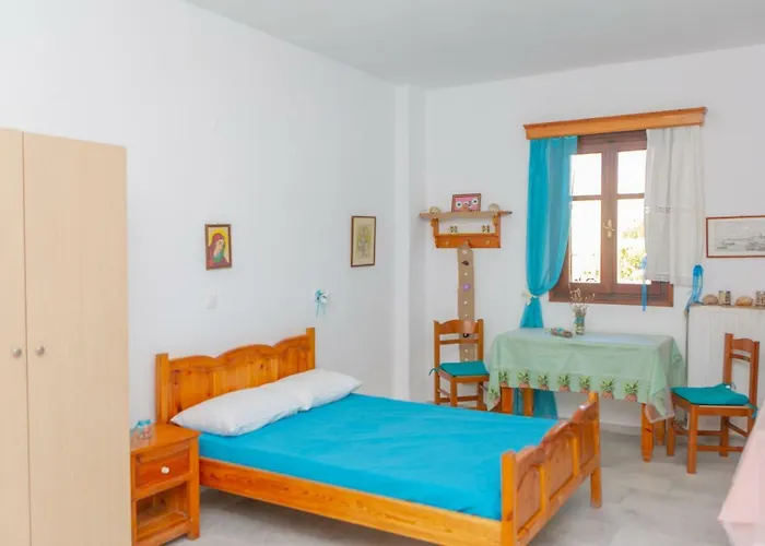 Naxos Center Studios-house * Naxos City