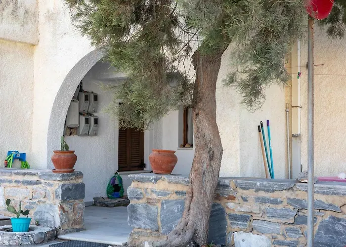 Naxos Center Studios-house *