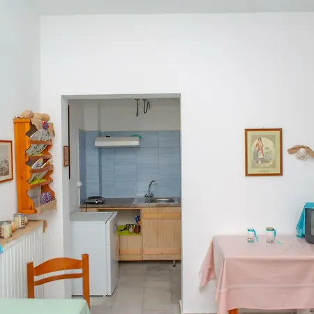 Naxos Center Studios-house *