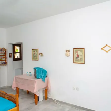 Naxos Center Studios-house Naxos City