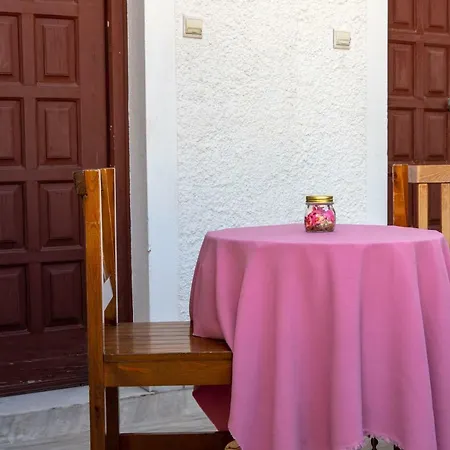 Naxos Center Studios-house Appartement *