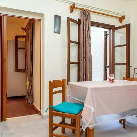 Naxos Center Studios-house *