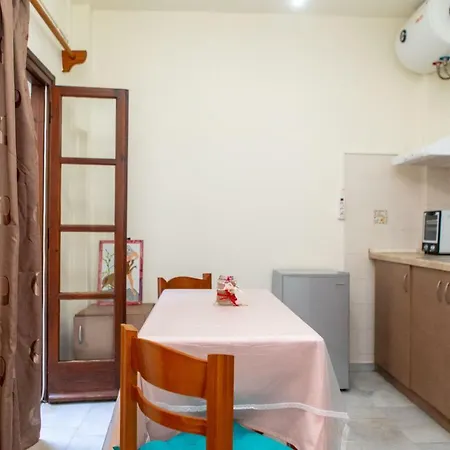 Naxos Center Studios-house Naxos City