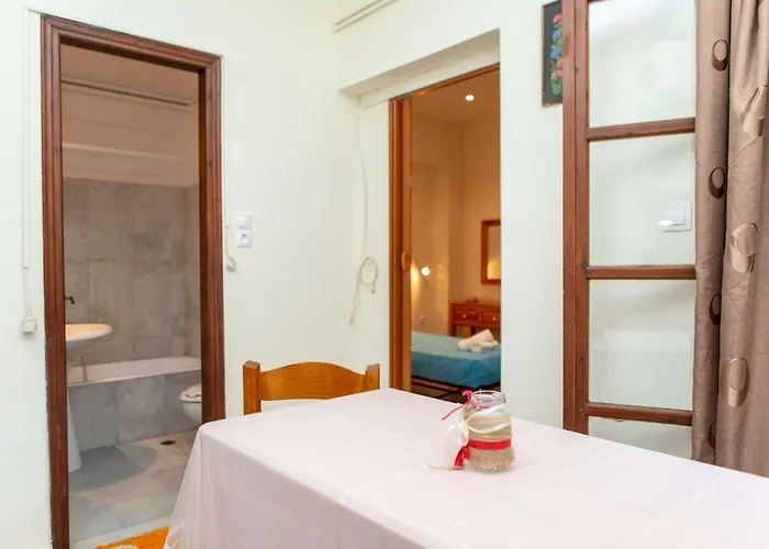 Naxos Center Studios-house Appartement *